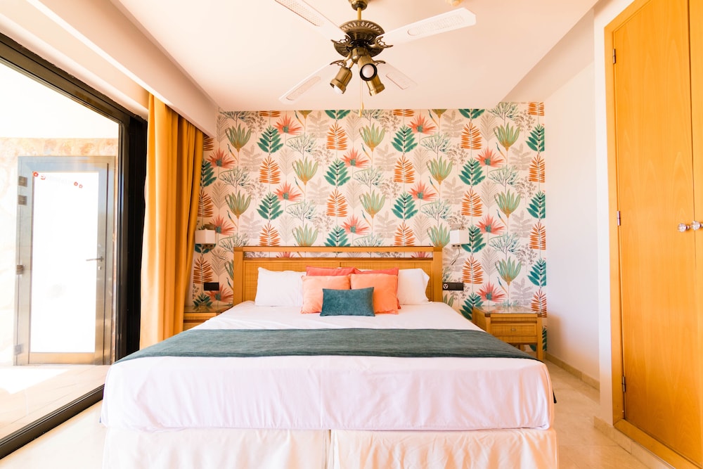 Serenity Amadores — Hotel rooms in Puerto Rico, Canary Islands