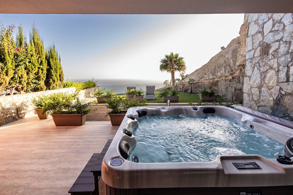 Serenity Amadores — Spa in Puerto Rico, Canary Islands
