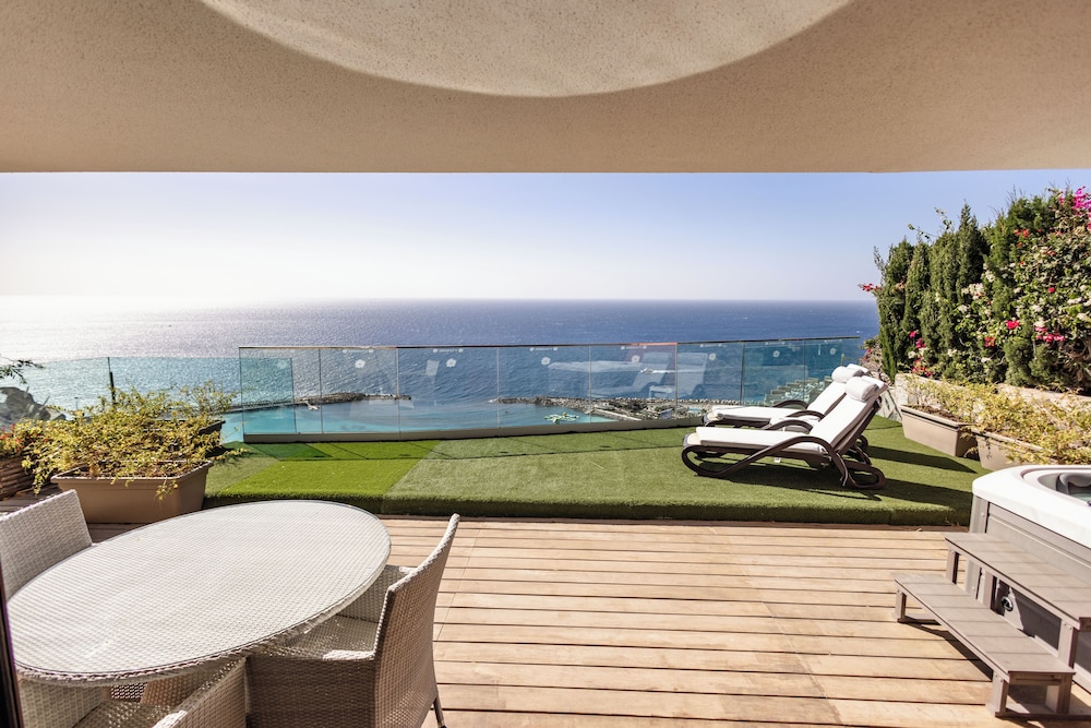 Serenity Amadores — Swimming pool in Puerto Rico, Canary Islands