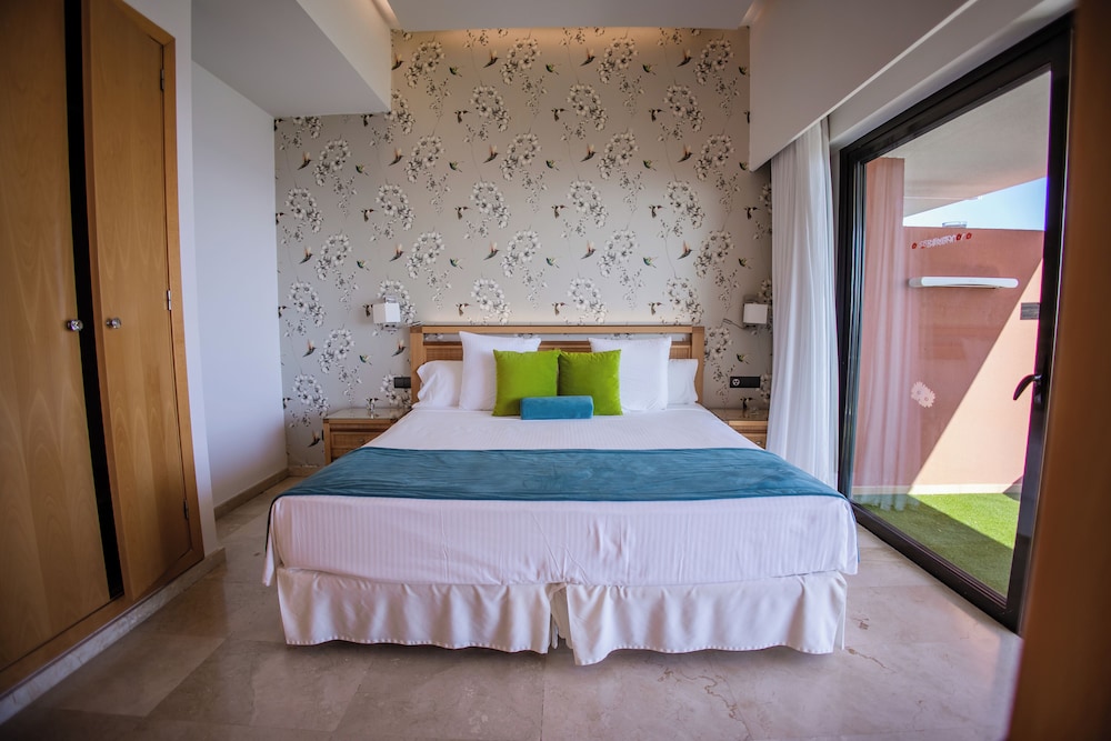 Serenity Amadores — Hotel rooms in Puerto Rico, Canary Islands