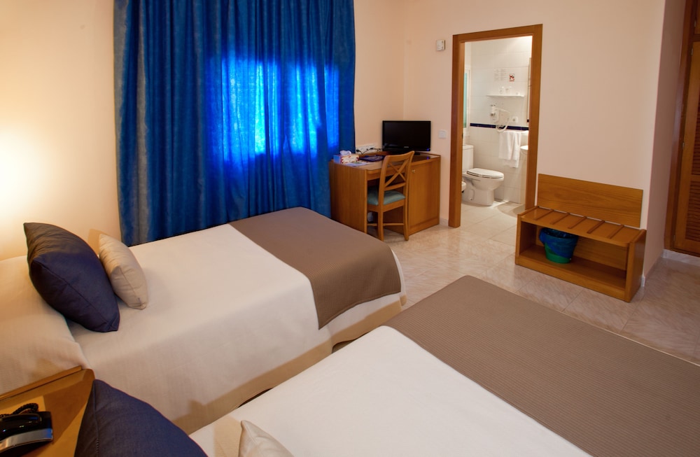Hotel Ses Figueres — Hotel rooms in Ibiza Town, Balearic Islands
