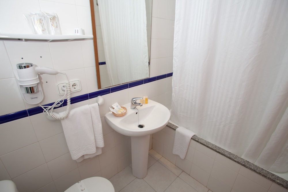 Hotel Ses Figueres — Hotel rooms in Ibiza Town, Balearic Islands
