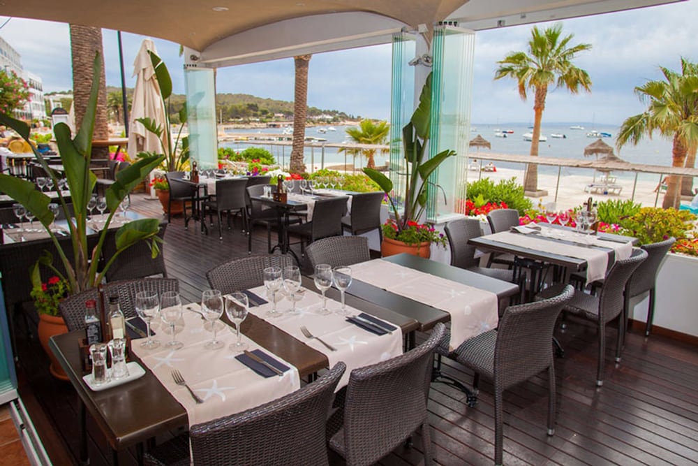 Hotel Ses Figueres — Restaurant & bars in Ibiza Town, Balearic Islands