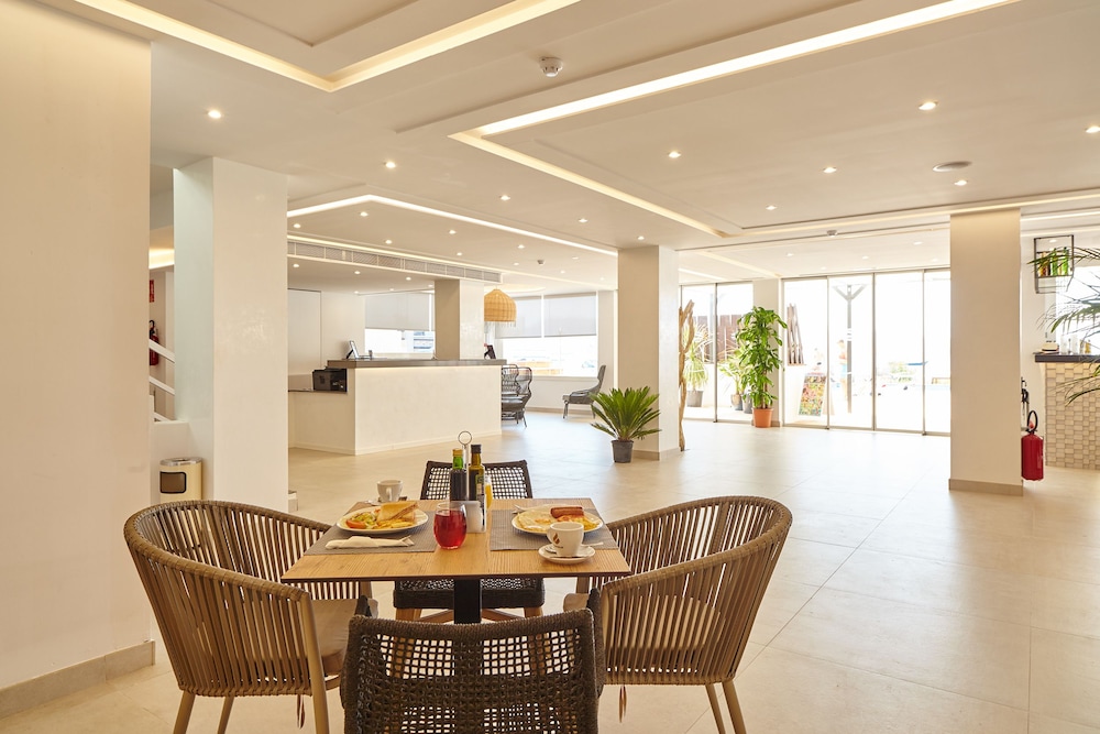 Sol Bahia Ibiza Suites — Restaurant & bars in San Antonio, Balearic Islands