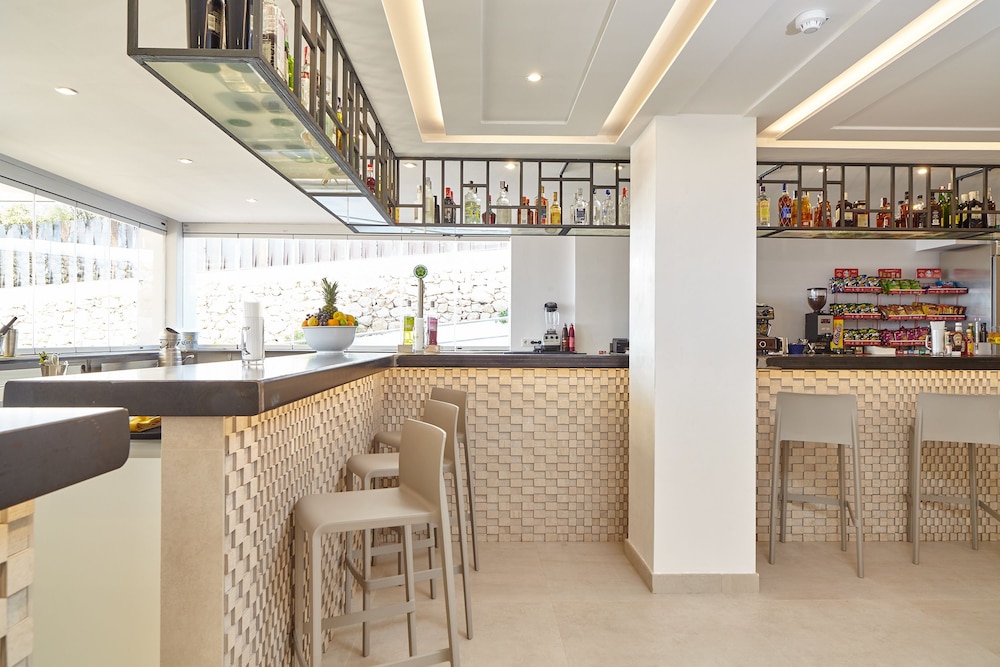 Sol Bahia Ibiza Suites — Restaurant & bars in San Antonio, Balearic Islands