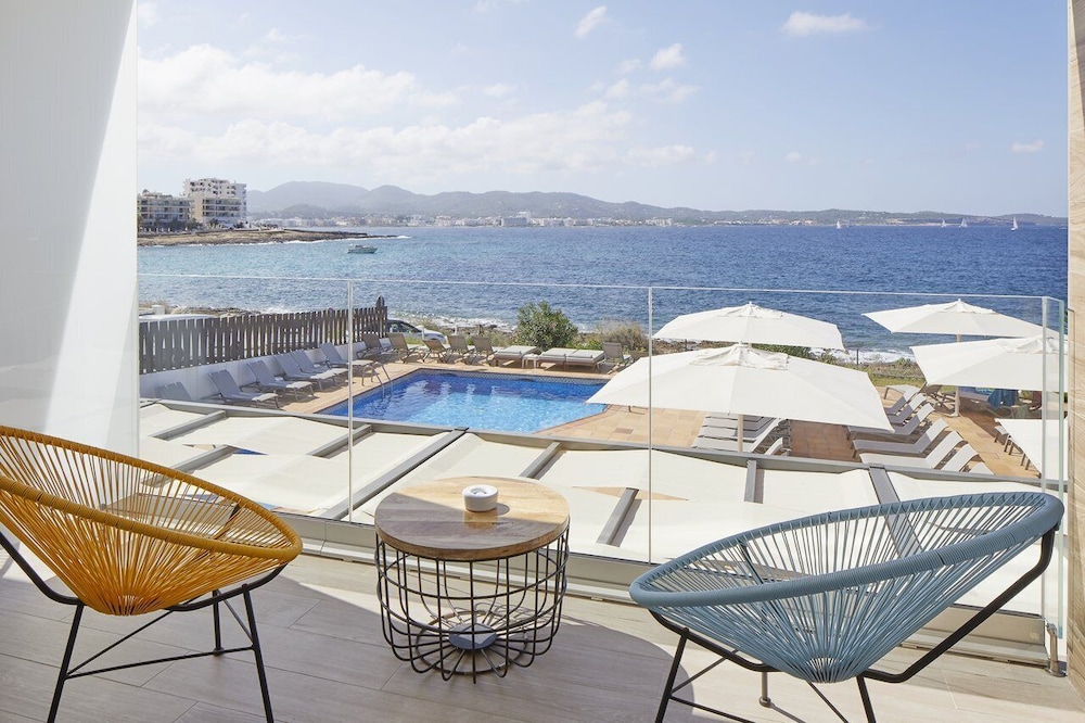 Sol Bahia Ibiza Suites — Swimming pool in San Antonio, Balearic Islands