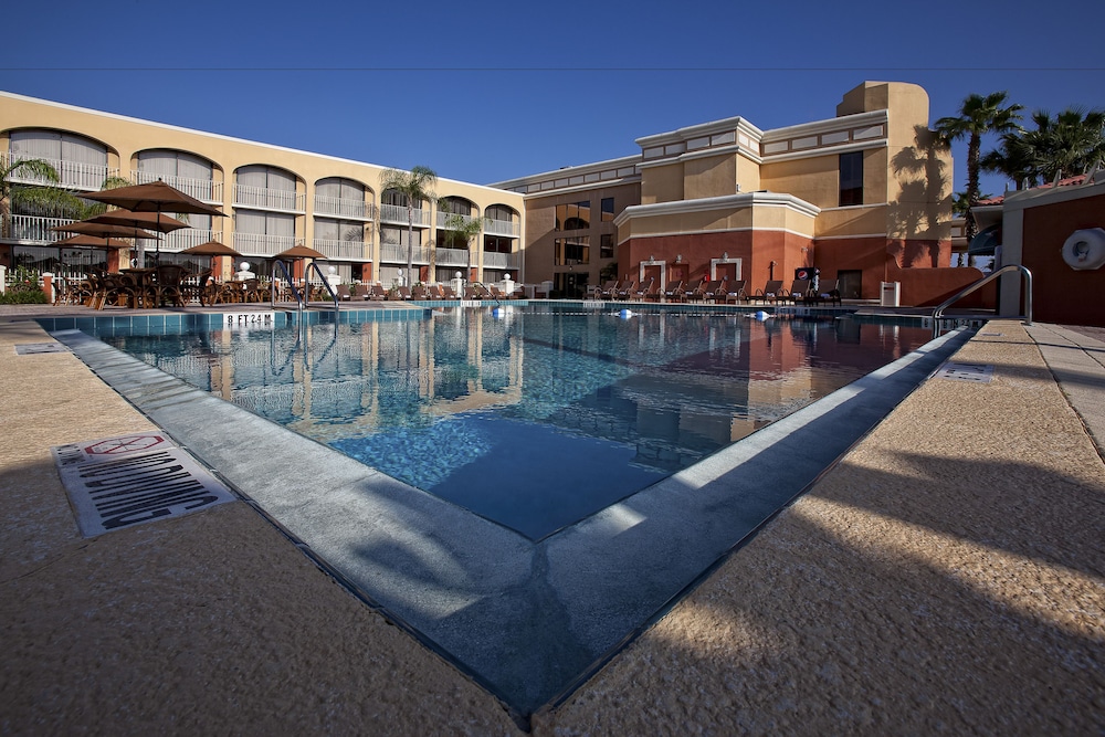 Westgate Towers Resort — Swimming pool in Kissimmee, Florida