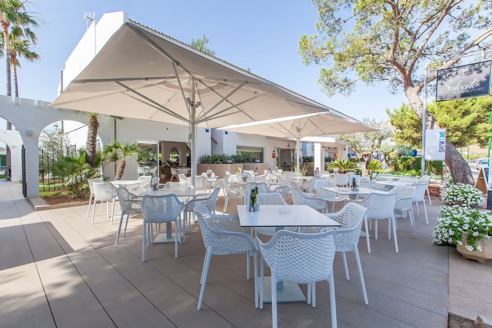 A10 Solecito Apartamentos — Restaurant & bars in Alcudia, Balearic Islands