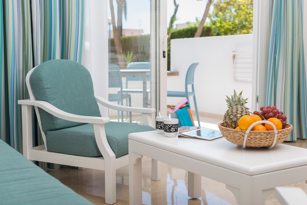 A10 Solecito Apartamentos — Hotel rooms in Alcudia, Balearic Islands