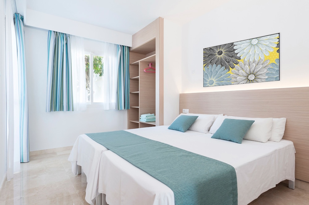 A10 Solecito Apartamentos — Hotel rooms in Alcudia, Balearic Islands