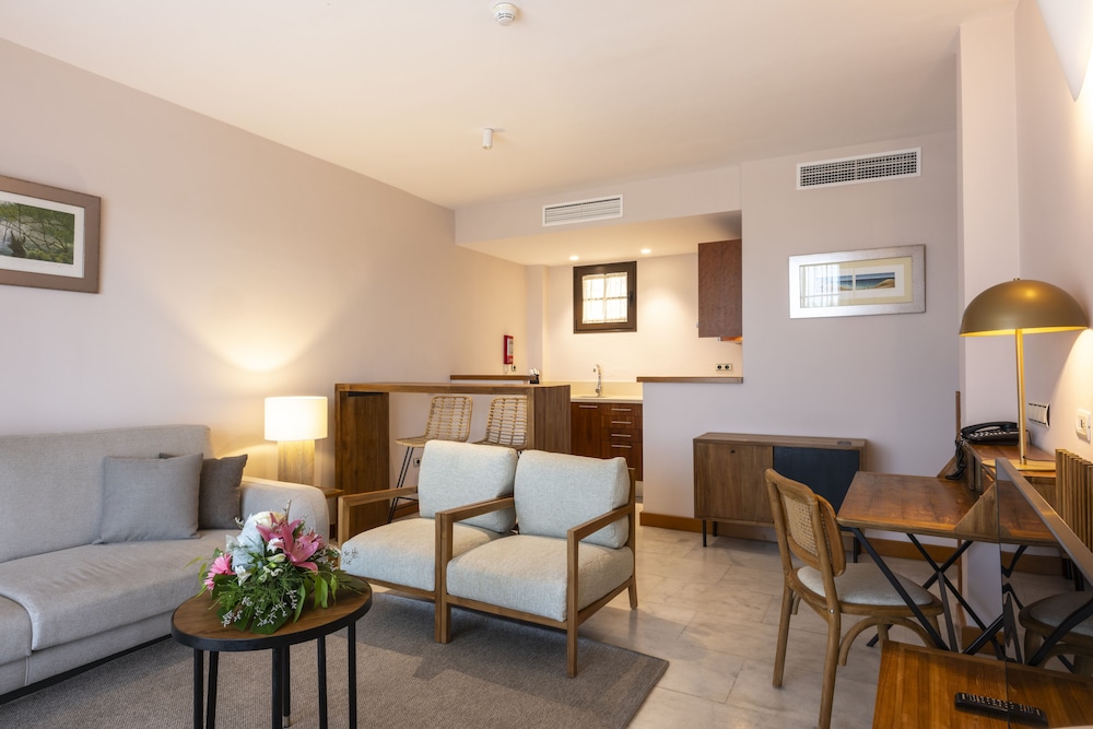 Hotel Suite Villa María — Hotel rooms in Costa Adeje, Canary Islands