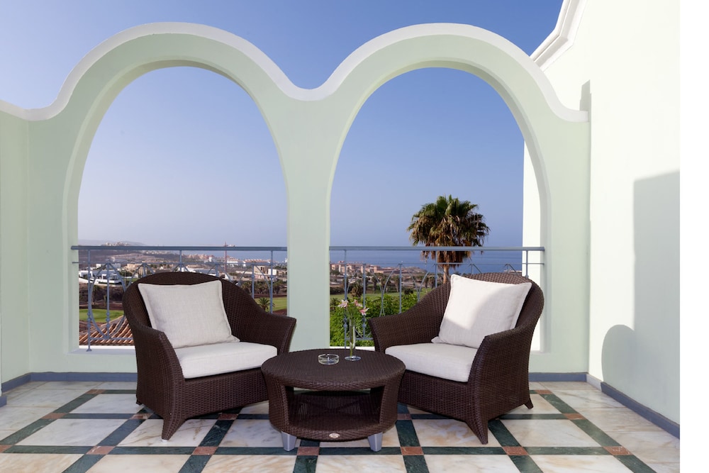Hotel Suite Villa María — Hotel building in Costa Adeje, Canary Islands