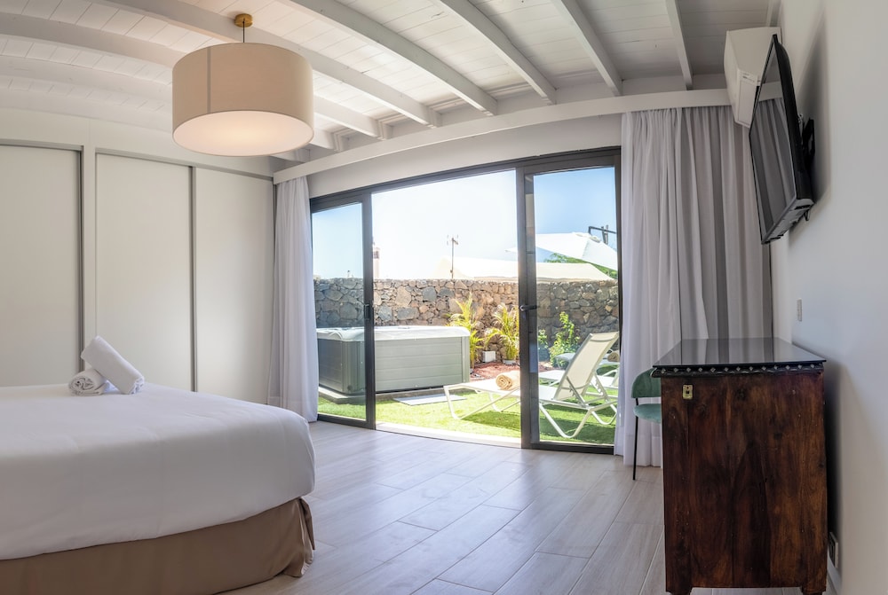 Villas Alondra — Rooms in Puerto del Carmen, Canary Islands