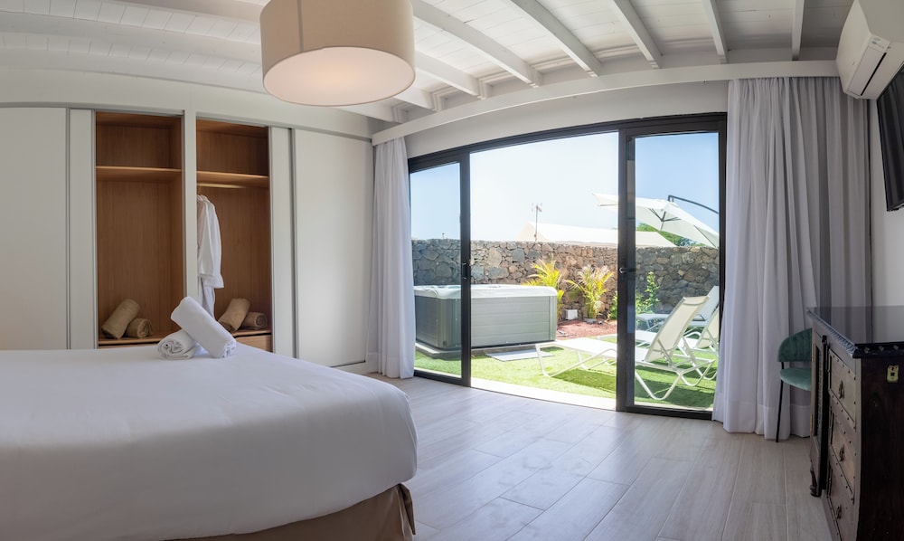 Villas Alondra — Rooms in Puerto del Carmen, Canary Islands