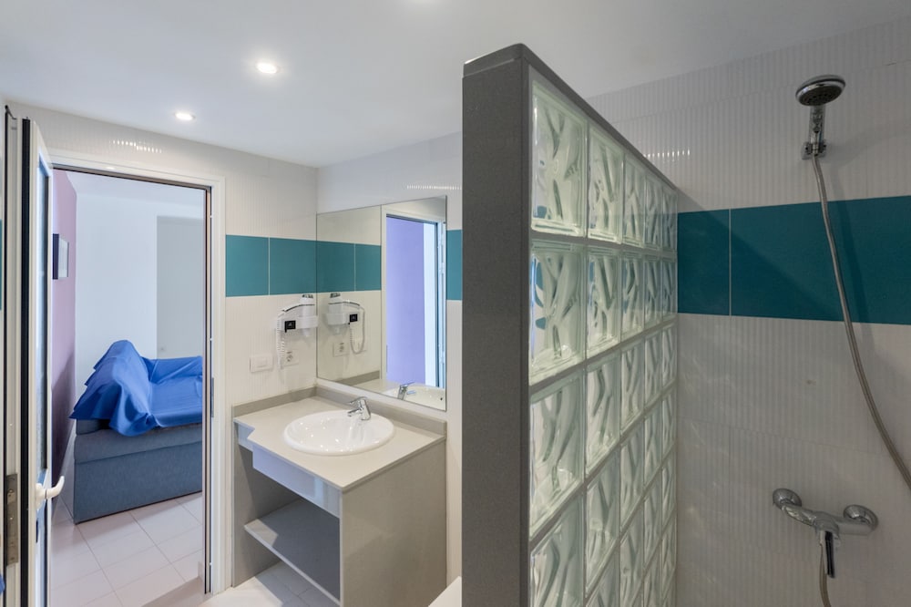 Vista Mar - SELECT ADULTS (+16) — Hotel rooms in Puerto del Carmen, Canary Islands