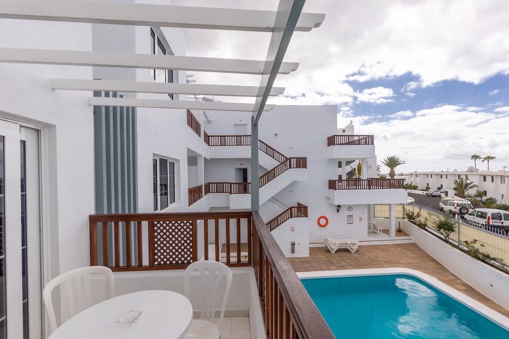 Vista Mar - SELECT ADULTS (+16) — Hotel building in Puerto del Carmen, Canary Islands