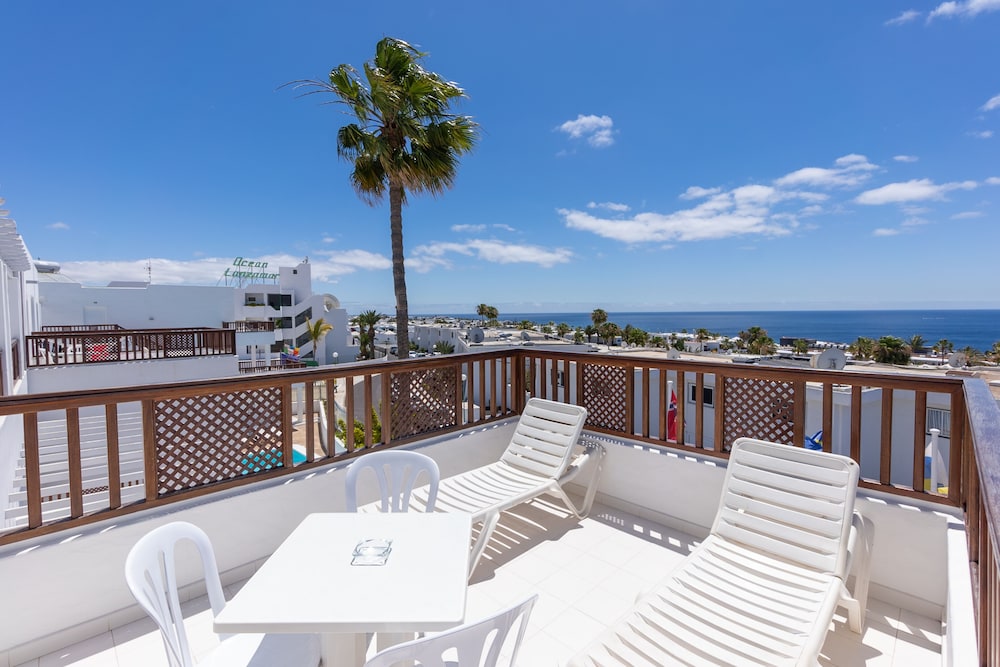 Vista Mar - SELECT ADULTS (+16) — Hotel building in Puerto del Carmen, Canary Islands