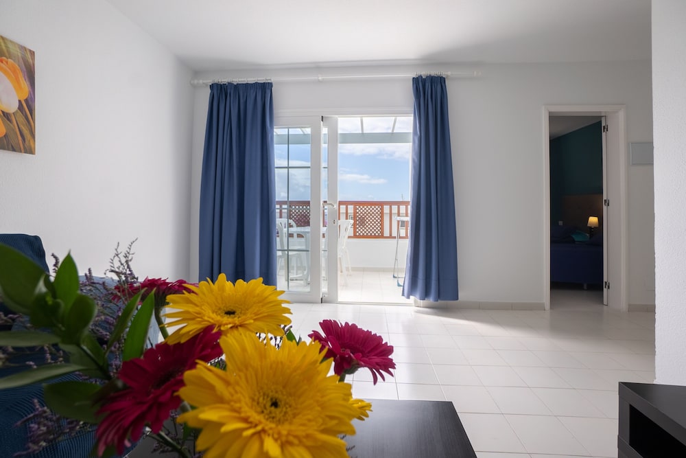 Vista Mar - SELECT ADULTS (+16) — Hotel rooms in Puerto del Carmen, Canary Islands