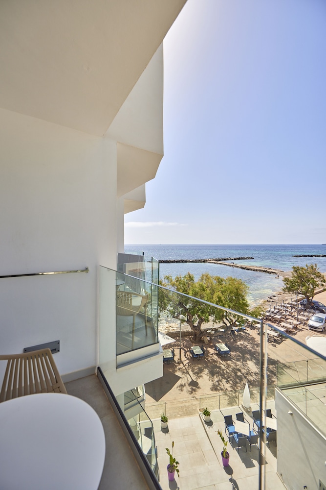 Hotel Ilusion Moreyo - Adults Only — Beach in Cala Bona, Balearic Islands