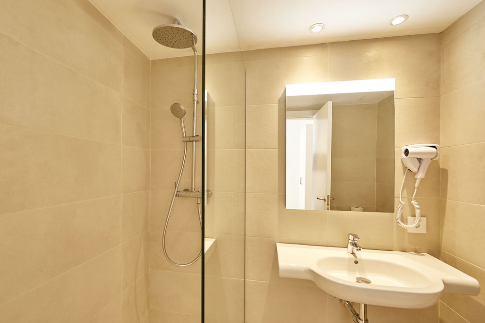 Hotel Ilusion Moreyo - Adults Only — Hotel rooms in Cala Bona, Balearic Islands