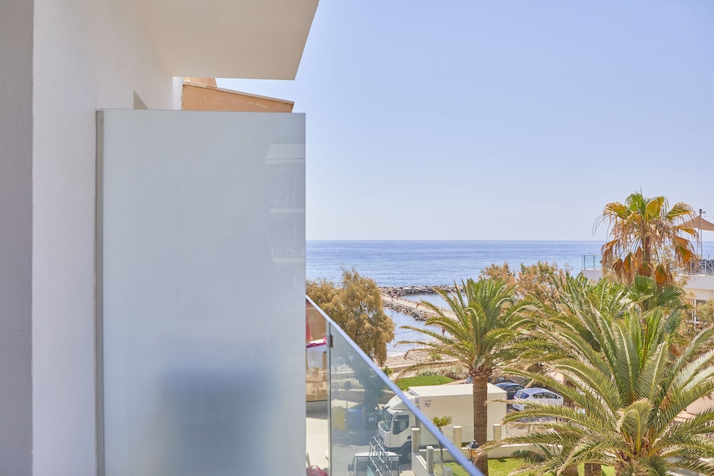 Hotel Ilusion Moreyo - Adults Only — Hotel building in Cala Bona, Balearic Islands