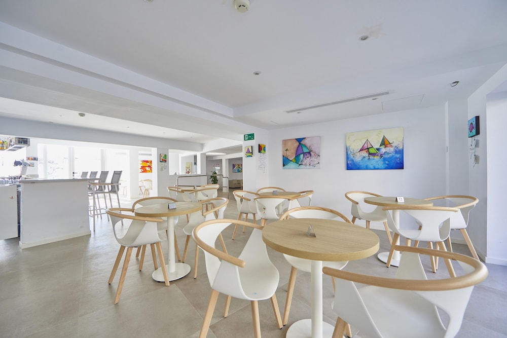 Hotel Ilusion Moreyo - Adults Only — Restaurant & bars in Cala Bona, Balearic Islands