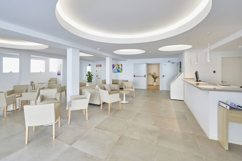 Hotel Ilusion Moreyo - Adults Only — Hotel building in Cala Bona, Balearic Islands