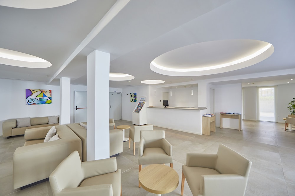 Hotel Ilusion Moreyo - Adults Only — Hotel building in Cala Bona, Balearic Islands