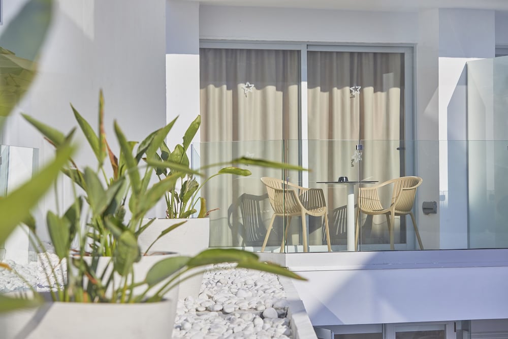 Hotel Ilusion Moreyo - Adults Only — Hotel rooms in Cala Bona, Balearic Islands