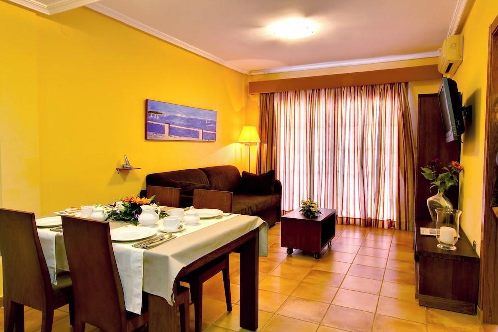 Ona Ogisaka Garden — Hotel rooms in Denia, Valencian Community
