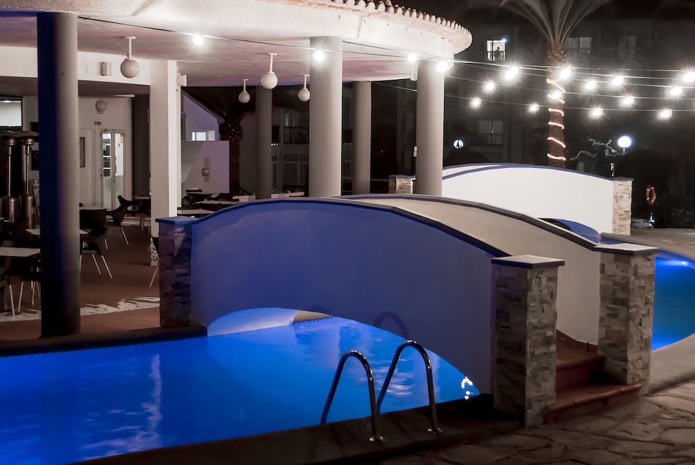 Ona Ogisaka Garden — Swimming pool in Denia, Valencian Community
