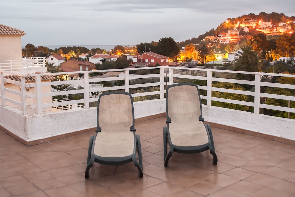 Ona Ogisaka Garden — Hotel rooms in Denia, Valencian Community