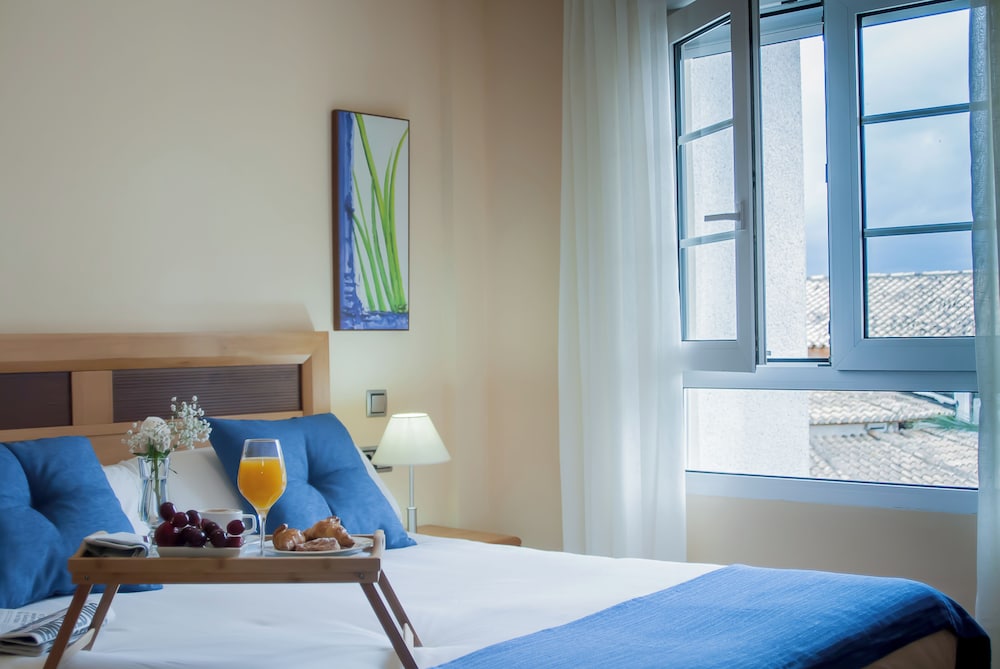 Ona Ogisaka Garden — Hotel rooms in Denia, Valencian Community