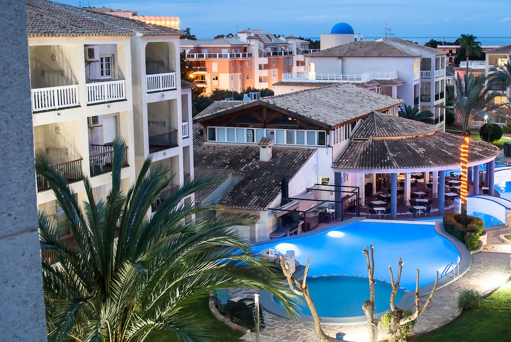Ona Ogisaka Garden — Swimming pool in Denia, Valencian Community