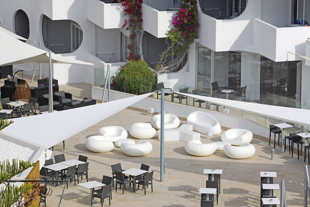 BG Hotel Pamplona — Restaurant & bars in Playa de Palma, Balearic Islands
