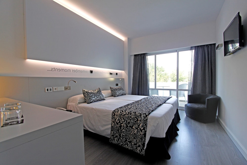 BG Hotel Pamplona — Hotel rooms in Playa de Palma, Balearic Islands