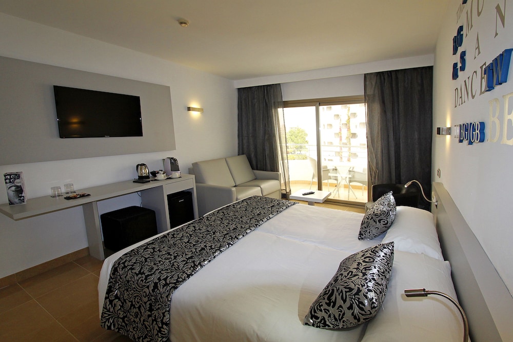 BG Hotel Pamplona — Hotel rooms in Playa de Palma, Balearic Islands