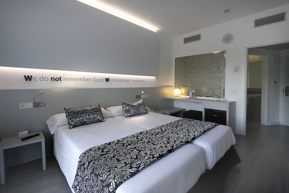 BG Hotel Pamplona — Hotel rooms in Playa de Palma, Balearic Islands