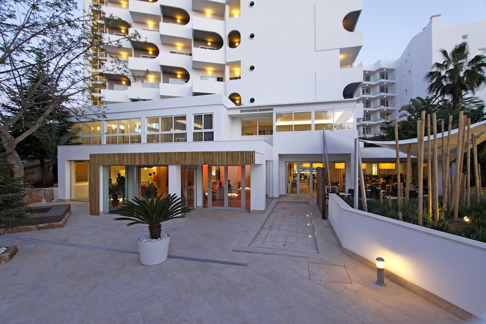BG Hotel Pamplona — Hotel building in Playa de Palma, Balearic Islands