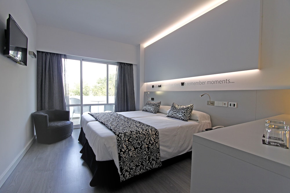 BG Hotel Pamplona — Hotel rooms in Playa de Palma, Balearic Islands