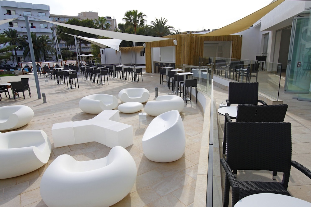 BG Hotel Pamplona — Restaurant & bars in Playa de Palma, Balearic Islands
