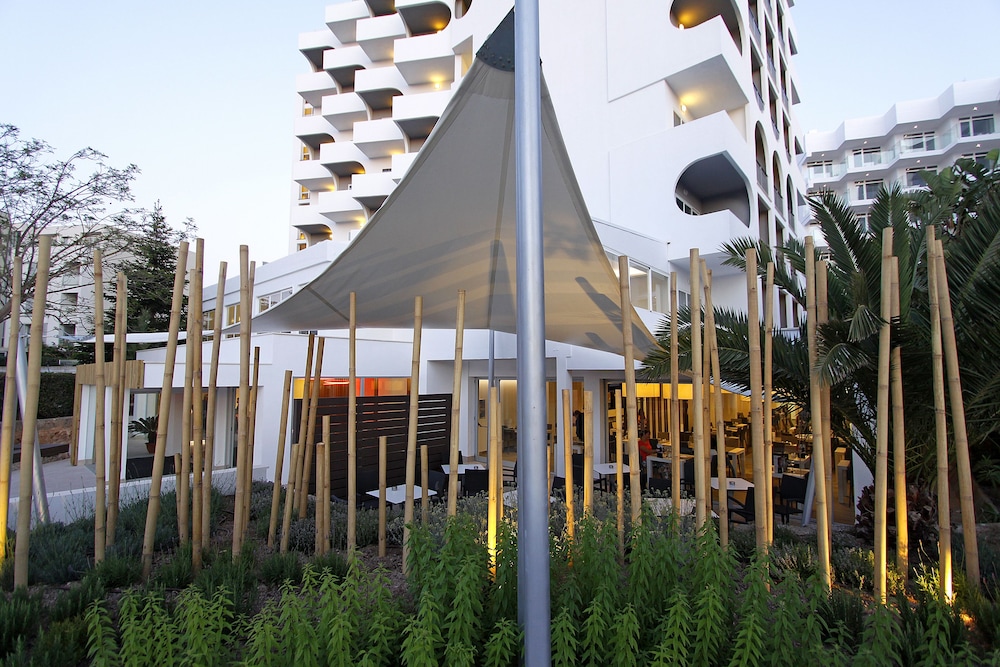 BG Hotel Pamplona — Restaurant & bars in Playa de Palma, Balearic Islands