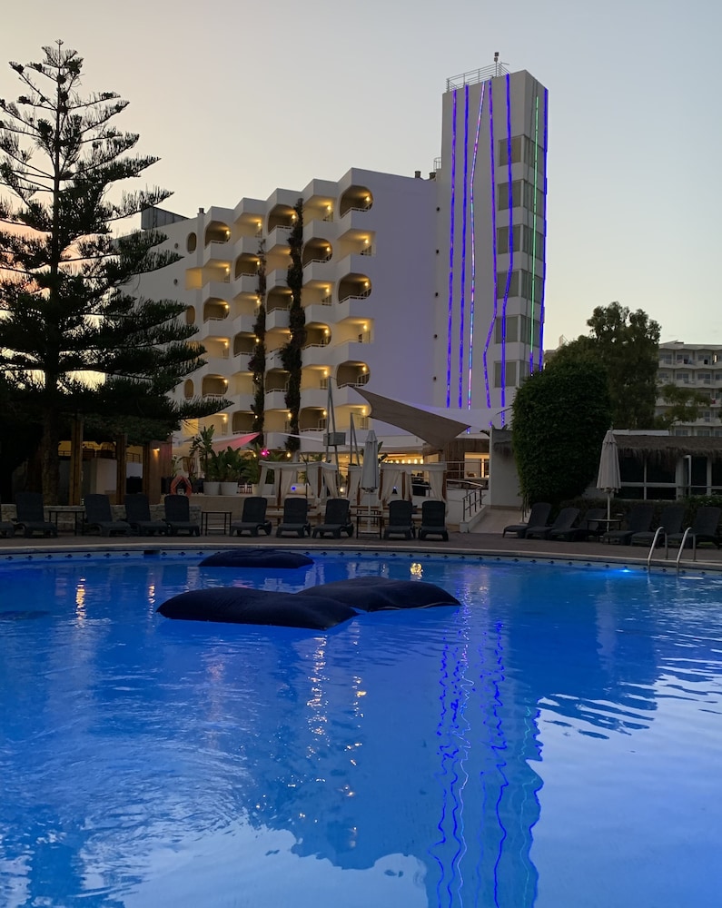 BG Hotel Pamplona — Swimming pool in Playa de Palma, Balearic Islands