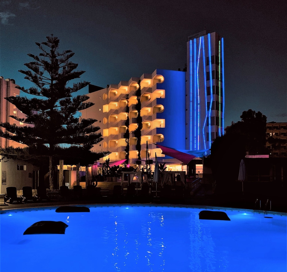 BG Hotel Pamplona — Hotel building in Playa de Palma, Balearic Islands