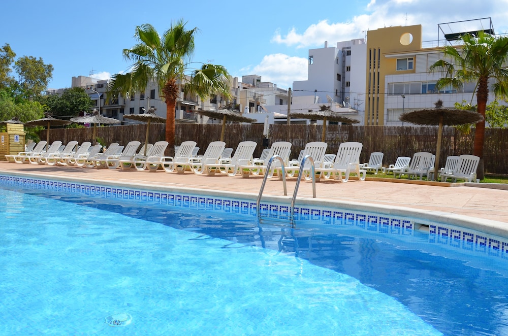 Aparhotel Vibra Central City - Adults Only — Swimming pool in San Antonio, Balearic Islands