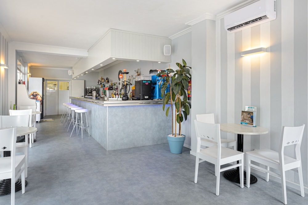 Aparhotel Vibra Central City - Adults Only — Restaurant & bars in San Antonio, Balearic Islands