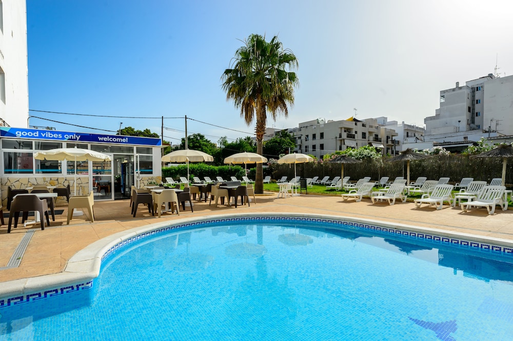 Aparhotel Vibra Central City - Adults Only — Swimming pool in San Antonio, Balearic Islands