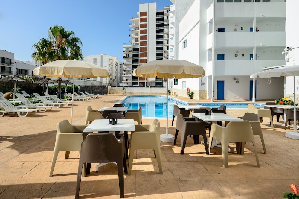 Aparhotel Vibra Central City - Adults Only — Swimming pool in San Antonio, Balearic Islands
