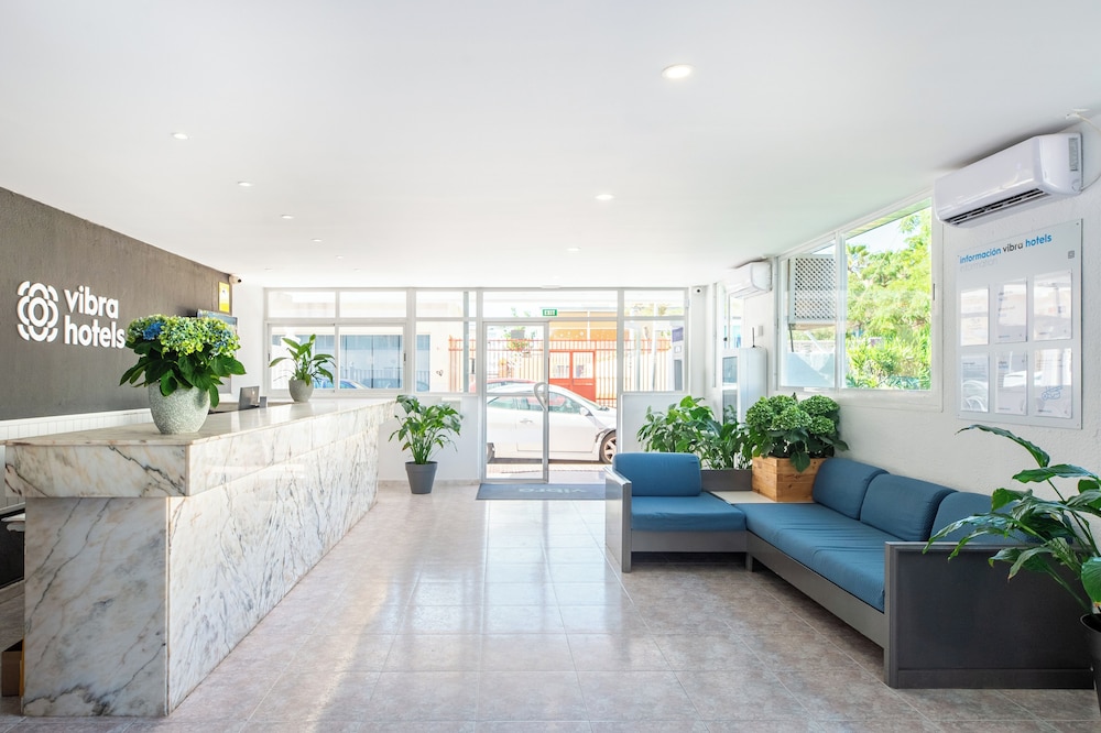 Aparhotel Vibra Central City - Adults Only — Hotel building in San Antonio, Balearic Islands