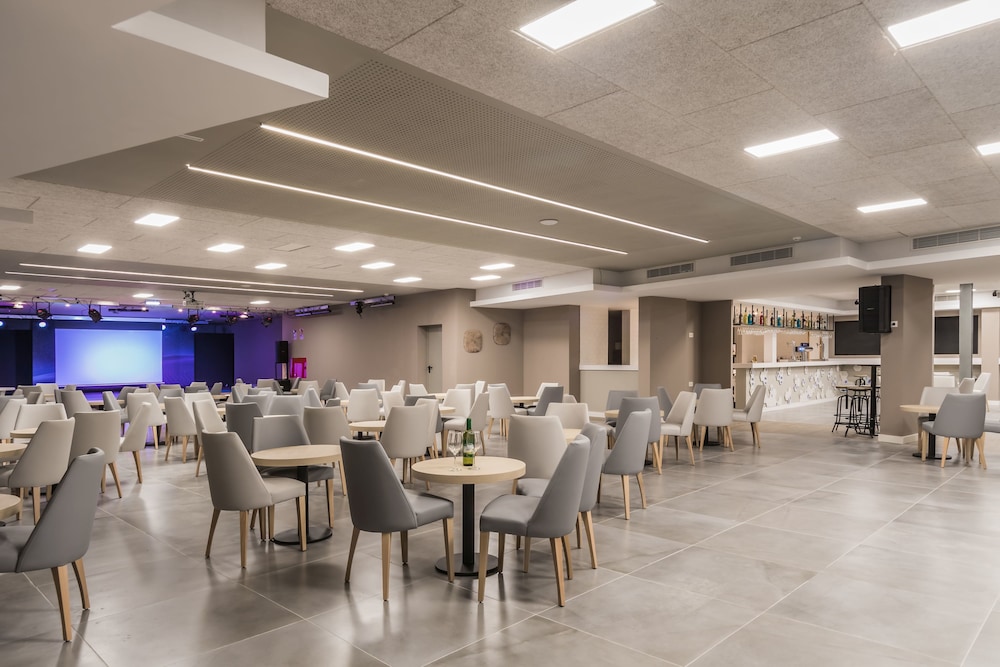 Playa Park Zensation — Restaurant & bars in Corralejo, Canary Islands